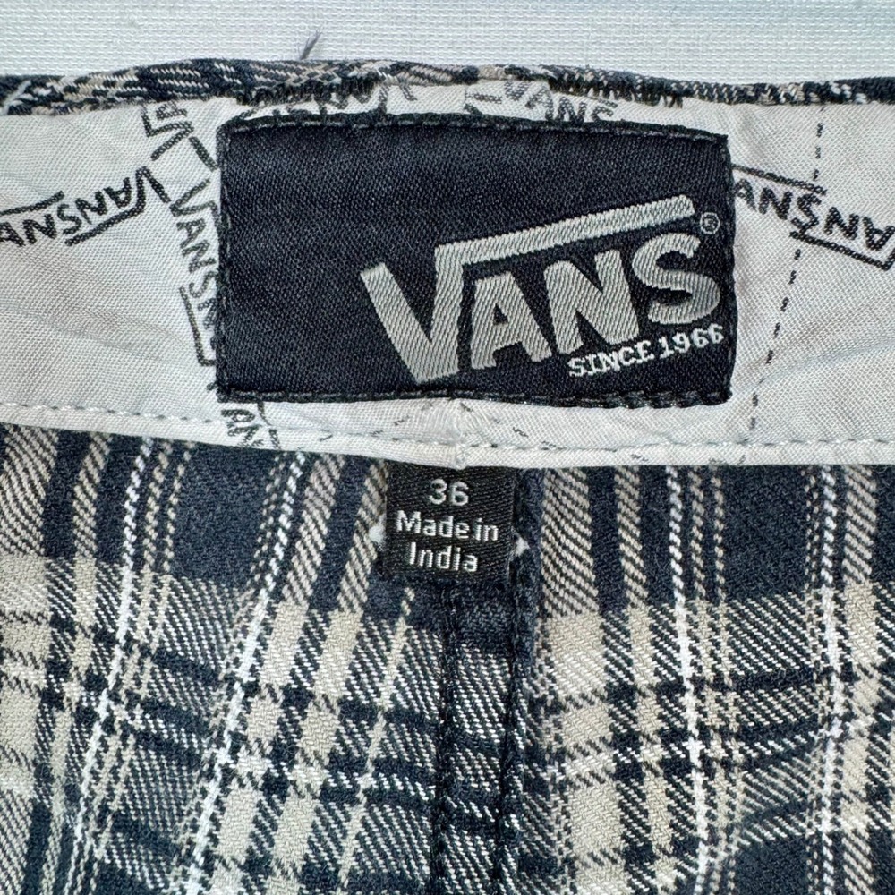 Vans Plaid Shorts Skateboard Casual Comfy Everyday Wear Size 36 Y2K - Picture 2 of 6